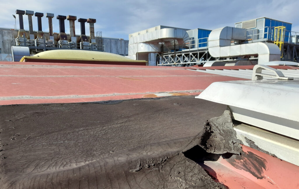 Manutenzione preventiva di tetti e coperture di edifici aziendali